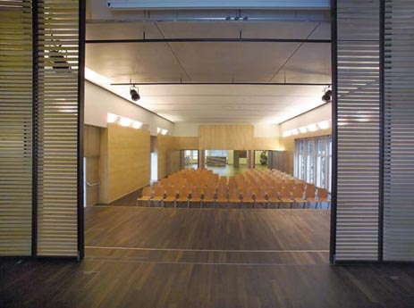 Kur- und Gemeindesaal Krumpendorf, 2007; Architektur: Mag.arch. Eva Rubin | Foto: © Christian Theny