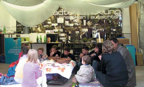 Kinderworkshop; Foto: © Ute Angeringer-Mmadu